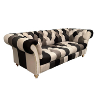 Modernes Echtes Leder Chesterfield Schlafsofa 3-Sitzer Gepolstert mit Stoffbezug und Metallbeinen für Hotel & Wohnzimmer
