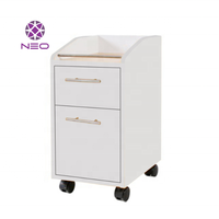 Chariot blanc de luxe moderne de chariot de chariot de pédicure de manucure de meubles de salon de prix usine pour le spa de beauté d'ongle