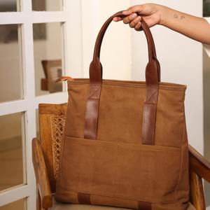 Sac fourre-tout en cuir et toile imperméable avec broderie ouverte, sac à bandoulière durable pour voyage, travail, shopping, grande capacité LCTB-0039 - Product Image 6