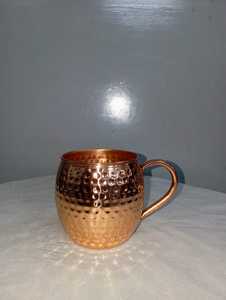 Mug en cuivre moderne avec poignée, design martelé écologique pour accessoires de bar et vaisselle - Product Image 6