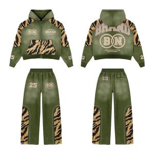 Survêtement personnalisé avec impression sérigraphique effet soleil, matière de qualité supérieure, look tendance pour le streetwear ou les tenues décontractées, unisexe. - Product Image 2