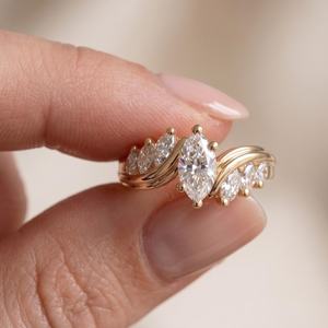 Anillo de banda cruzada con diamante de corte marquesa de 1.01 quilates para mujer, de oro amarillo de 14k, cultivado en laboratorio, ideal para compromiso, fiestas y ocasiones especiales. - Product Image 1