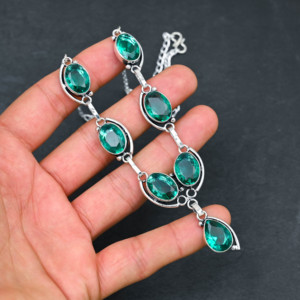 Collier de luxe personnalisé en argent sterling avec apatite verte synthétique et perle de culture d'eau douce en forme de poire, idéal pour un cadeau de mariage - Product Image 3