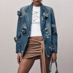 Nueva Chaqueta Vaquera de Moda Urbana con Decoración Floral Tridimensional y Detalles Desgastados para Mujer - Product Image 1