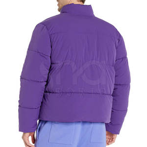 Chaqueta de invierno ligera acolchada con relleno cálido y un estilo elegante. - Product Image 6