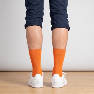 Chaussettes orange à logo blanc sur le revers, respirantes, tricotées, pour usage décontracté, adultes - Product Image 4