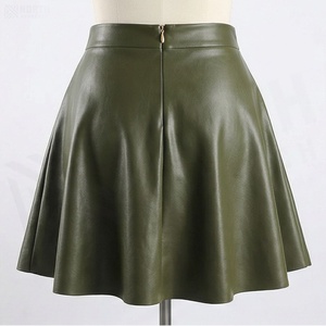 Jupe mini trapèze en similicuir PU pour femme avec ceinture, couleur unie brillante, taille normale, style toutes saisons - Product Image 2