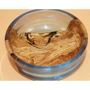 Bol en bois et résine fait à la main par un designer pour servir de la nourriture et des collations - Product Image 6