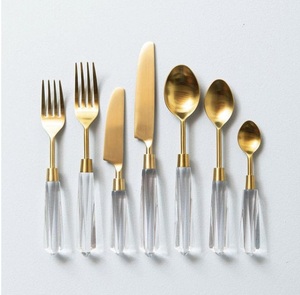 Ensemble de couverts en acier inoxydable avec manche en résine effet tourbillon crème et col en treillis argenté, comprenant couteau de table, fourchette et cuillère, pour la salle à manger - Product Image 5