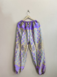 Pantalones Harem de Seda Estilo Gitano Indio, Pantalones de Yoga Cómodos, Pantalones de Pijama - Product Image 1