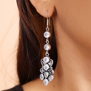 Pendientes largos de campana de latón plateado oxidado al por mayor |   Pendientes Colgantes Modernos al por Mayor |   Declaración de Intención |   Boda Étnica Boho - Product Image 2