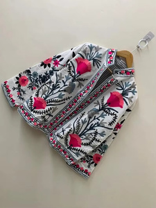 Chaqueta Bomber Reversible Vintage con Bordado Suzani, de Terciopelo y Algodón, para Otoño/Invierno, para Mujer, Acolchada con Diseño Floral, 100% Terciopelo, Precio de Fábrica - Product Image 4