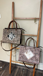 Sac fourre-tout en cuir véritable d'inspiration bohème pour femmes sac à main en cuir de vachette fabriqué à la main Western Tooled & Buck Stitch - Product Image 3