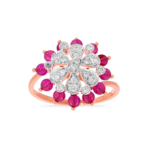 Anillo de Diamantes Blooming Elegance con Rubí en Forma de Flor, Anillo de Diamantes con Rubíes Redondos en Oro Rosa de 18K y Racimo de Diamantes en Forma de Pera - Product Image 4