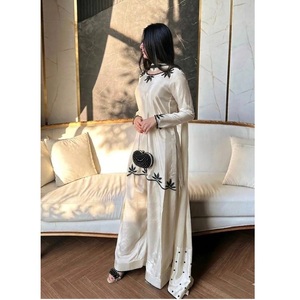 Traje Kurti Farshi Salwar de crepé para mujer, fabricado en India, con bordados de primera calidad y elegante dupatta para fiestas. - Product Image 1