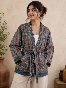 Chaqueta de Algodón con Parches Kantha Tejidos a Mano |   Kimono Acolchado Transpirable de Invierno con Cinturón |   Sostenible - Product Image 1