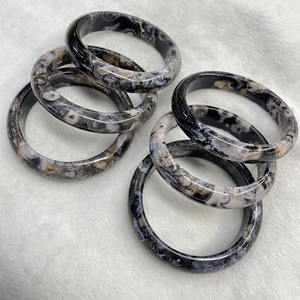Exportateur d'accessoires de mode, bijoux, articles cadeaux, bracelet tendance de créateur, bijoux modernes pour femmes, bracelet élégant en résine, artisanat en résine - Product Image 5