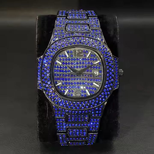 Reloj de Diamantes Simulados a Prueba de Agua Más Vendido para Hombre, Reloj de Pulsera de Lujo con Incrustaciones de Diamantes y Construcción Duradera, Disponible para la Venta - Product Image 1