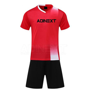 Uniforme de Fútbol Transpirable de Moda Más Vendido, 100% Poliéster, Diseño Personalizado, Conjunto de Dos Piezas - Product Image 1