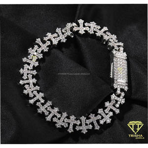 Bracelet de luxe doré à maillons géométriques sertis de cristaux avec fermoir rectangulaire pour les acheteurs de bijoux en gros - Product Image 3