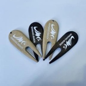 Meilleur prix – Outil multifonction portable personnalisé avec logo imprimé pour marqueur de balle de golf et réparateur de divots, durable, en bio-café, écologique - Product Image 4