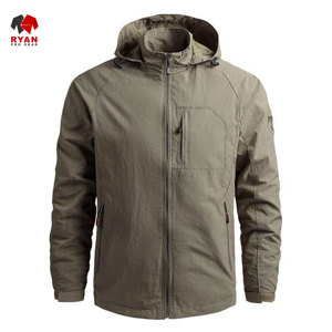 แจ็คเก็ตซอฟต์เชลล์แบบมีฮู้ดสำหรับผู้ชาย ยี่ห้อ Ryan Pro Gear ออกแบบตามสั่ง ปิดด้วยซิป พร้อมโลโก้แบบกำหนดเอง ทรงปกติ - Product Image 1