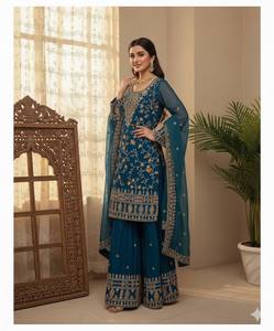 Ensemble Sharara ethnique indien de créateur : Haut et bas en soie JMY avec travail de sequins - Product Image 3