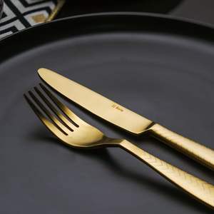 Juego de cubiertos de lujo para eventos, diseñado para mesas decorativas y anfitriones sofisticados. - Product Image 2