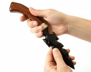 Objet de décoration intérieure en obsidienne noire naturelle – Ornement en cristal sculpté à la main pour salon, bureau et méditation |   Fournisseur en gros - Product Image 4