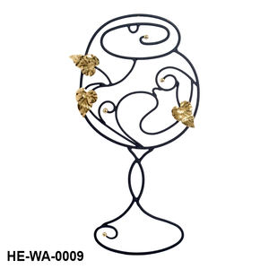 Arte de Pared de Hierro Forjado Artesanal con Copa de Vino Art Deco y Elegante Acabado en Polvo Negro - Product Image 1