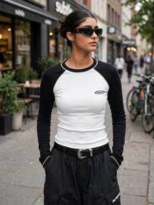 T-shirt d'été décontracté pour femme, noir et blanc uni, à manches raglan courtes, en coton respirant, coupe ample, col rond, avec logo - Product Image 5