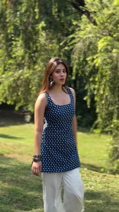 NOIIR PIGEON Damen Designer Rayon Bedruckte Knitterfreie Schnelltrocknende Kurti |   Fertig konfektionierte indische Ethno-Kleidung für alle Jahreszeiten - Product Image 2