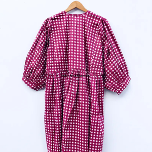 Belle robe en coton à motifs floraux, imprimée à la main, pour un usage décontracté. - Product Image 2