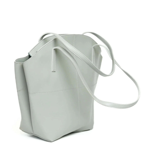 Sac fourre-tout en cuir véritable grande capacité pour femme, options de design personnalisé, fermeture éclair, look polyvalent et unique, OEM - Product Image 2