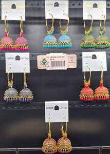 Pendientes Jhumka de aro chapados en oro con esmalte, flecos de cuentas coloridas y cascabel colgante, conjunto de joyería al por mayor - Product Image 2