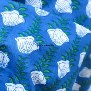 Belle robe en coton à motifs floraux, imprimée à la main, pour un usage décontracté. - Product Image 6