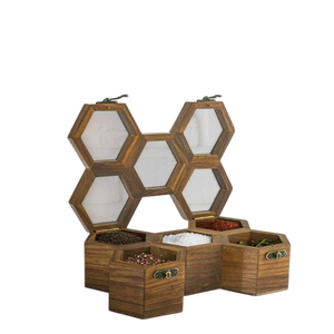 Boîte à épices artisanale en bois d'acacia à 7 compartiments avec couvercle transparent en acrylique et boutons en cristal pour usage traditionnel - Product Image 5