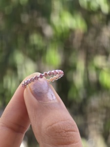 แหวนทองคำขาว 14KT 18KT ประดับเพชรแล็บโกรว์ ทรงกลมสีชมพู สำหรับผู้หญิง แหวนแต่งงานแบบ Eternity สามารถสวมซ้อนกันได้ เป็นของขวัญวันครบรอบ - Product Image 2