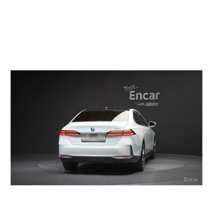 BMW Serie 5 520i 2024, 33,065 km, Caja de Cambios Automática, Asientos de Cuero, Volante a la Izquierda, con Cámara Trasera - Product Image 4