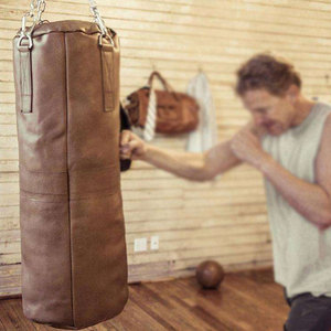 Sac d'entraînement de boxe en cuir avec sangles noires et fermeture à lacets pour la pratique du punching adulte - Product Image 3