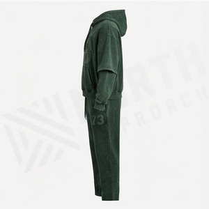 Conjunto Deportivo Casual con Efecto Desgastado, Logotipo Serigrafiado en Algodón, Pantalones con Corte Apilado, Sudadera con Capucha Oversize, Ropa Urbana para Hombre - Product Image 3
