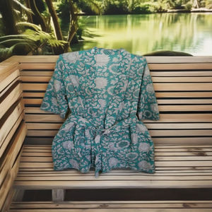 Kimono de demoiselle d'honneur pour femme, style bohème chic, longueur ras du sol, fait main, en coton imprimé au bloc, écologique, taille naturelle, motif floral, col en V - Product Image 1