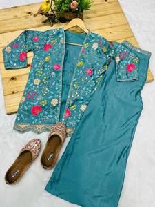 Ramdev Trading Kurta/Kurti moderne pour femme en velours de soie Fendy brodé, séchage rapide, coupe classique, pour fêtes, mariages, Diwali et toutes occasions - Product Image 6