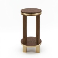 Table d'appoint ronde en bois au design élégant et contemporain avec bordure en laiton métallique, design moderne pour salon et maison