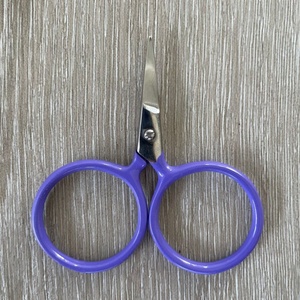 Ciseaux Putford blancs, petits ciseaux mignons pour broderie, mini-ciseaux bicolores circulaires de Degen - Product Image 6