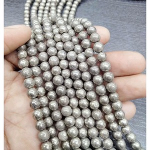 Perles d'espacement rondes en pyrite naturelle, agate Mirani, thème Amour, Rajasthan, vente en gros - Product Image 1