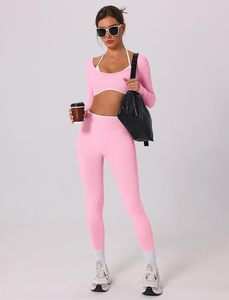 Conjunto Deportivo para Mujer: Leggings Elegantes y Bra Deportivo Racerback para Gimnasio, Yoga y Ejercicio - Product Image 4