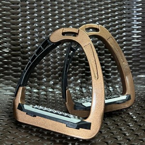 Estribos de Seguridad para Caballos de Aluminio Ligero, Estribos de Liberación Rápida para Montar a Caballo, para Monturas Inglesas y Occidentales, Logotipo Personalizado OEM - Product Image 2