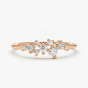 Anillo de Boda de Oro Amarillo de 14K con Diamantes Cultivados en Laboratorio en Forma de Racimo Redondo - Product Image 5