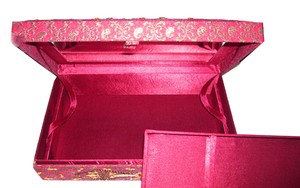 Caja Rectangular Bordada a Mano, Tela de Algodón con Diseño Floral, Accesorio de Decoración para el Hogar - Product Image 3